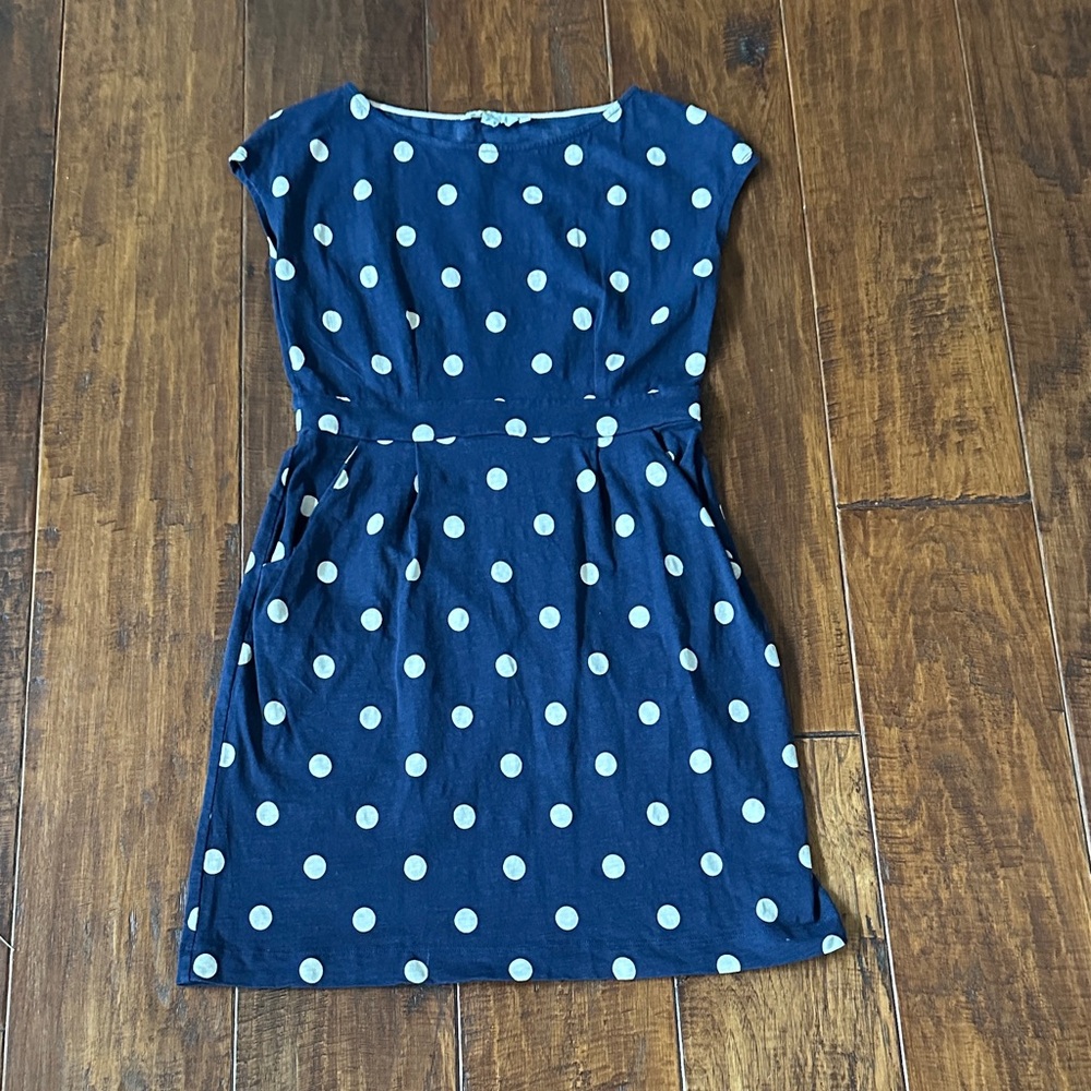 Boden Amelia Jersey Dress in Navy and ecru polka dot